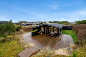 Lovely Holiday Home 400 Meters From North Sea
